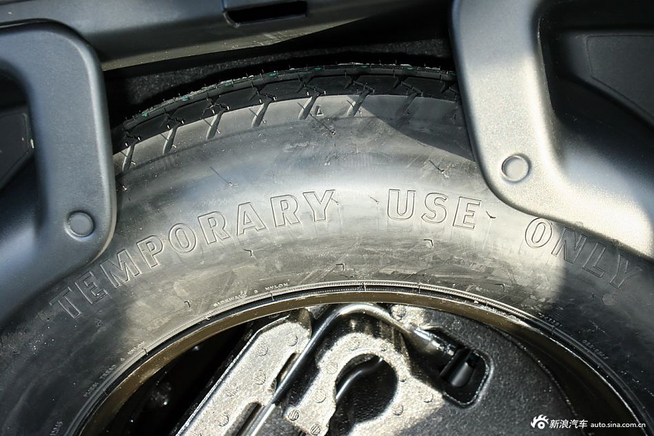 2012款全新Jeep大切诺基SRT8