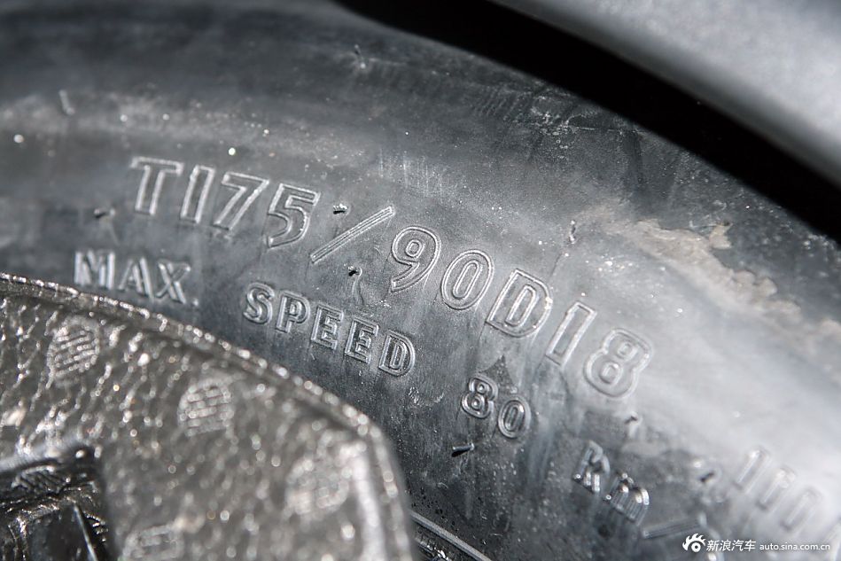 2012款全新Jeep大切诺基SRT8