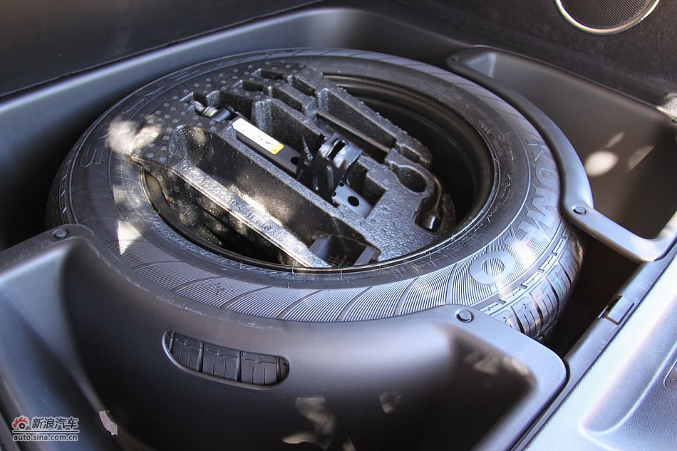 2011款大切诺基备胎