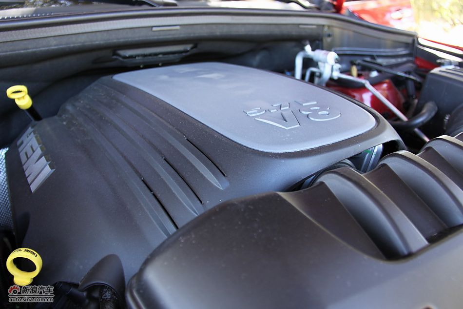 2011款大切诺基5.7L V8引擎