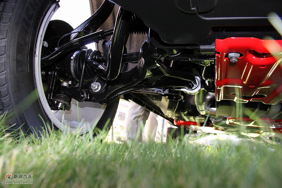2011款大切诺基前悬架