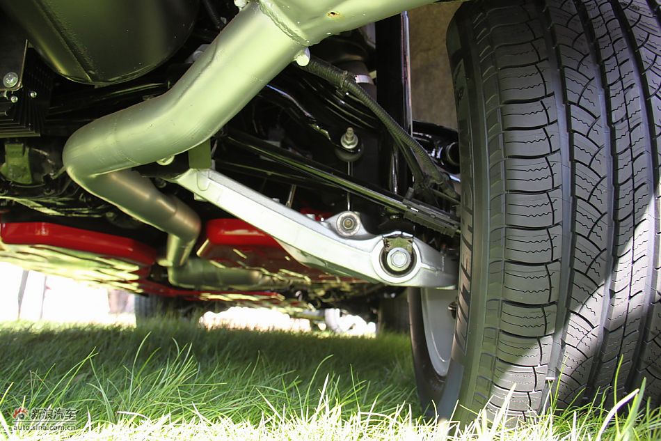 2011款大切诺基后悬架