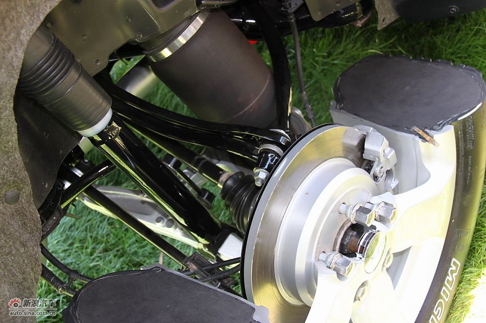 2011款大切诺基后悬架