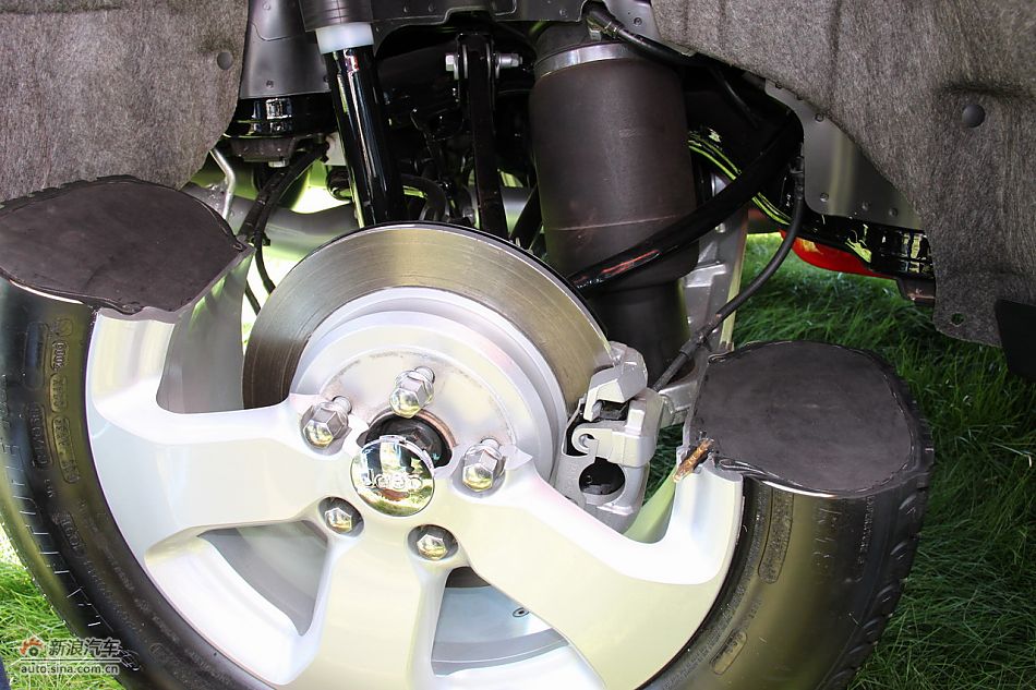 2011款大切诺基后悬架