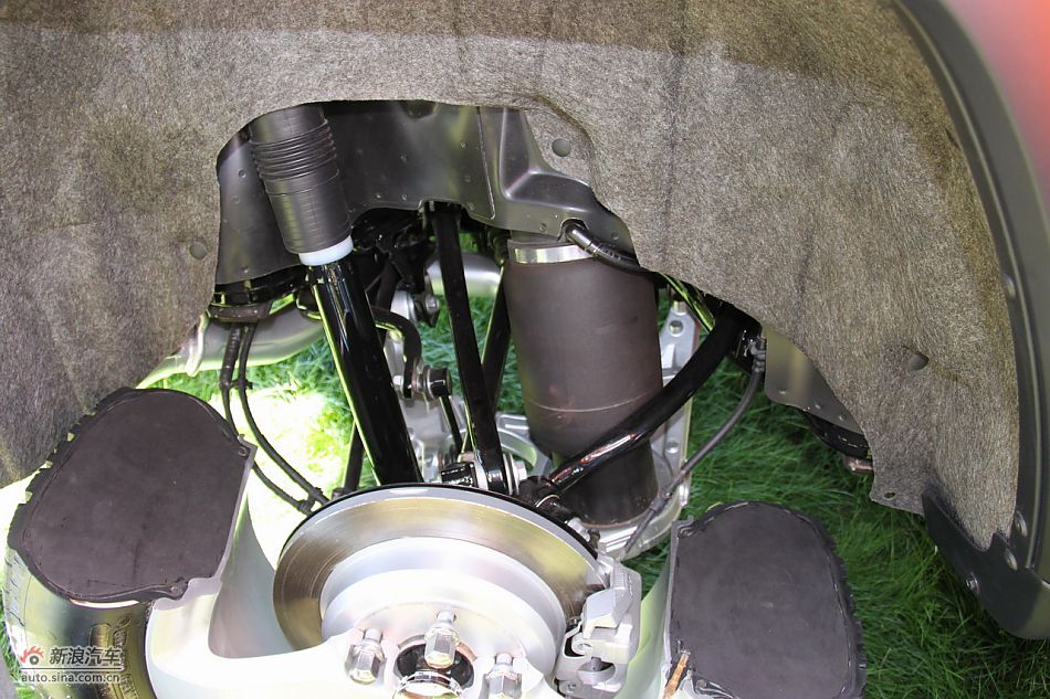 2011款大切诺基后悬架