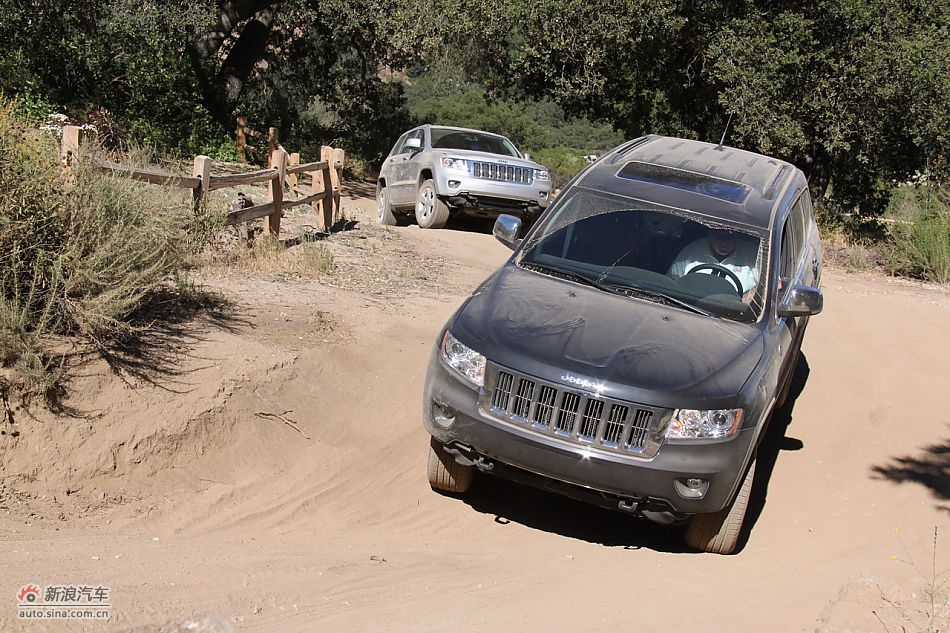 2011款大切诺基越野实拍