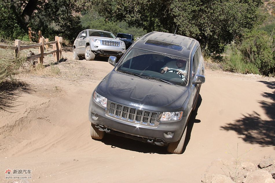 2011款大切诺基越野实拍