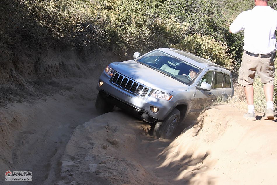 2011款大切诺基越野实拍