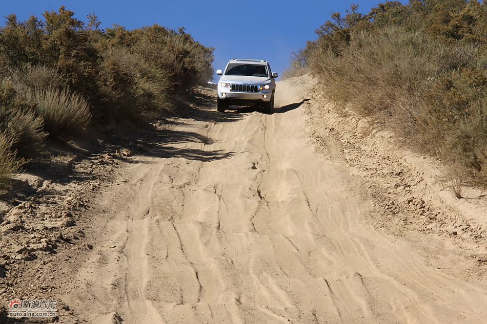 2011款大切诺基越野实拍