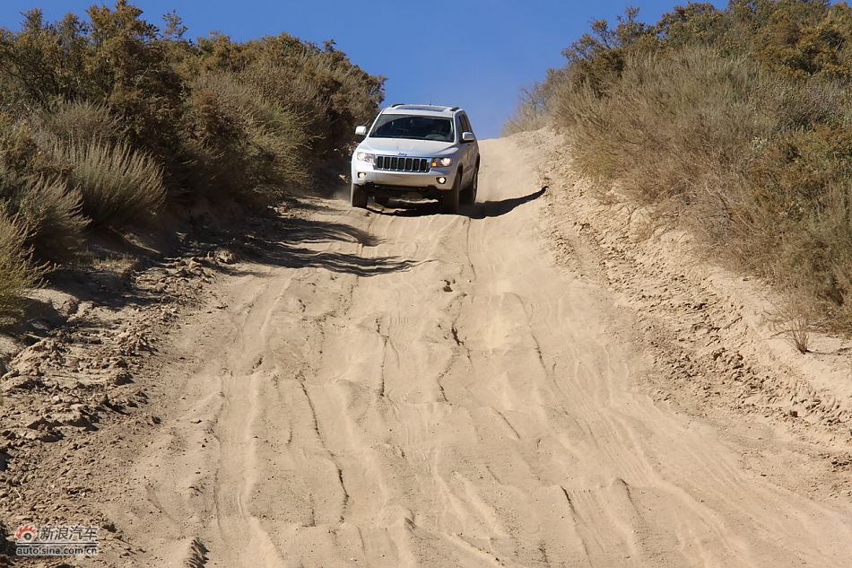 2011款大切诺基越野实拍