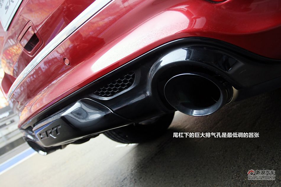 最速公路传说 上赛道激情试驾新大切诺基SRT8