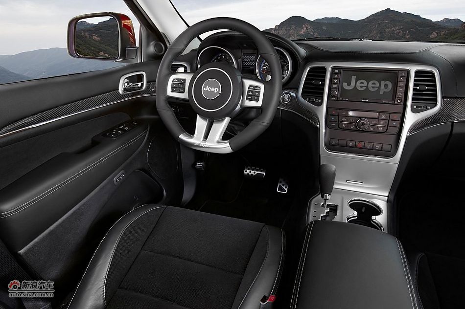 欧版Jeep大切诺基SRT8