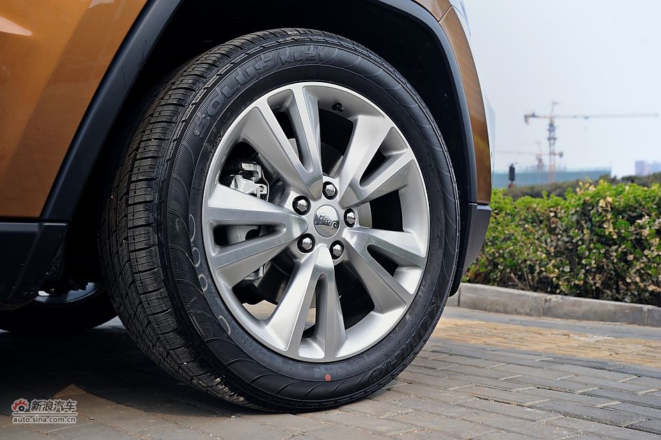 2011款全新Jeep大切诺基70周年纪念版