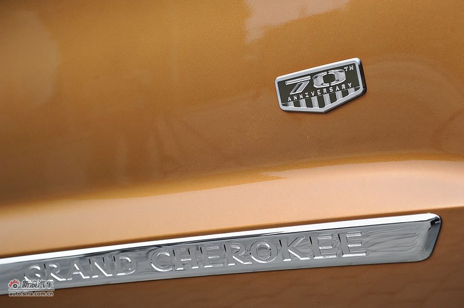 2011款全新Jeep大切诺基70周年纪念版