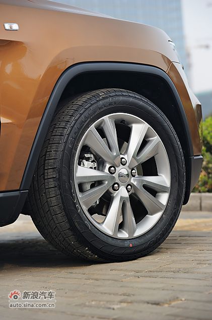 2011款全新Jeep大切诺基70周年纪念版