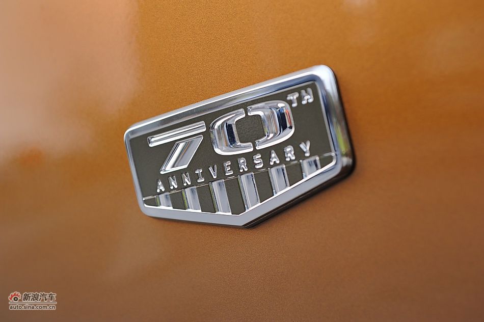 2011款全新Jeep大切诺基70周年纪念版