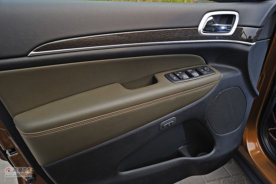 2011款全新Jeep大切诺基70周年纪念版