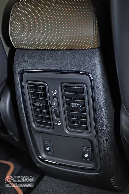 2011款全新Jeep大切诺基70周年纪念版