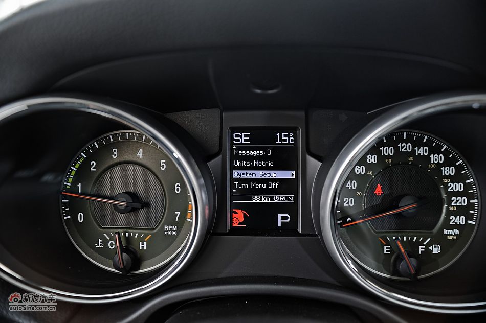 2011款全新Jeep大切诺基70周年纪念版