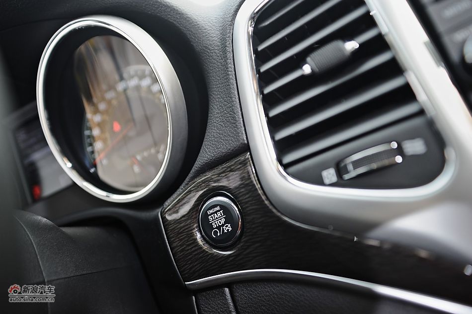 2011款全新Jeep大切诺基70周年纪念版