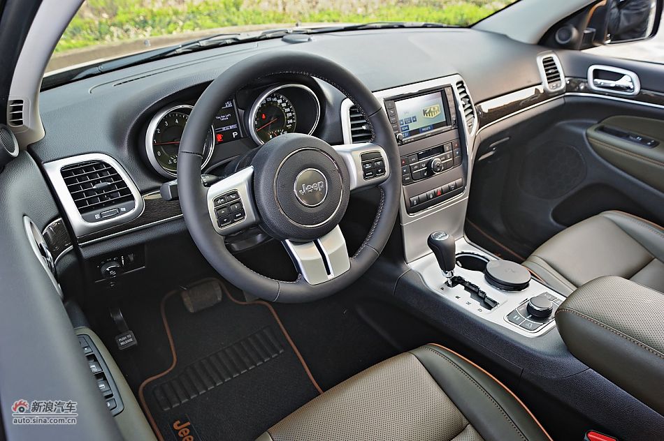 2011款全新Jeep大切诺基70周年纪念版