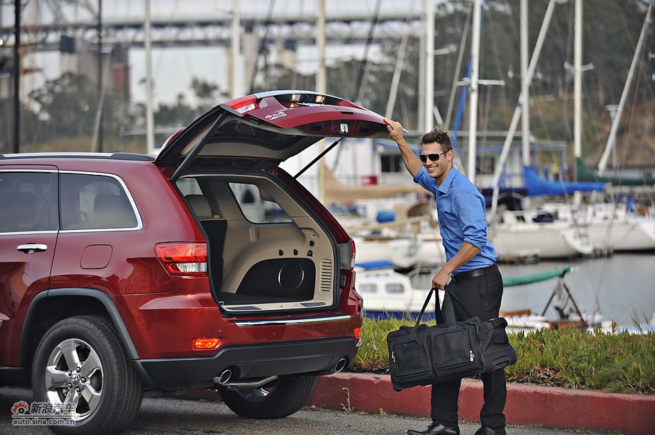 2011款大切诺基高清动态实拍