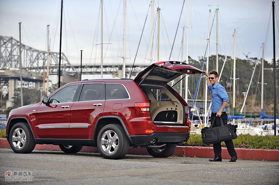 2011款大切诺基高清动态实拍