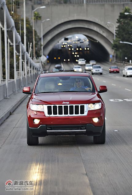 2011款大切诺基高清动态实拍