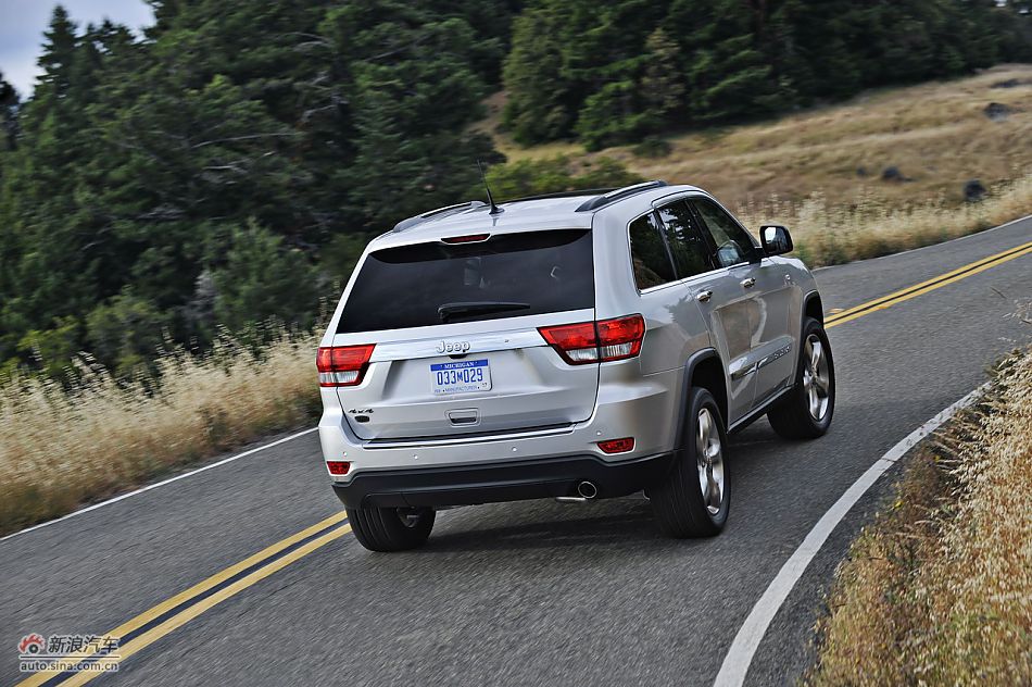 2011款大切诺基-公路驾驶