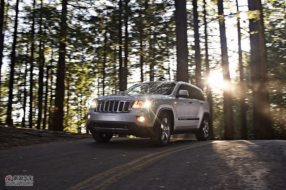2011款大切诺基-公路驾驶