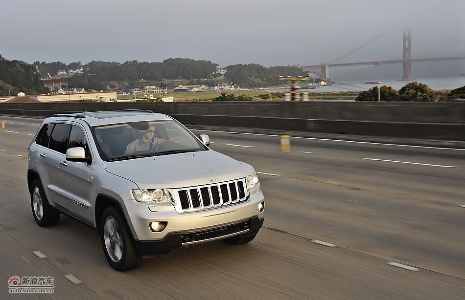 2011款大切诺基-公路驾驶