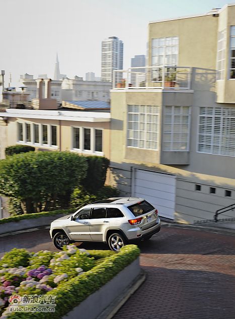 2011款大切诺基-公路驾驶