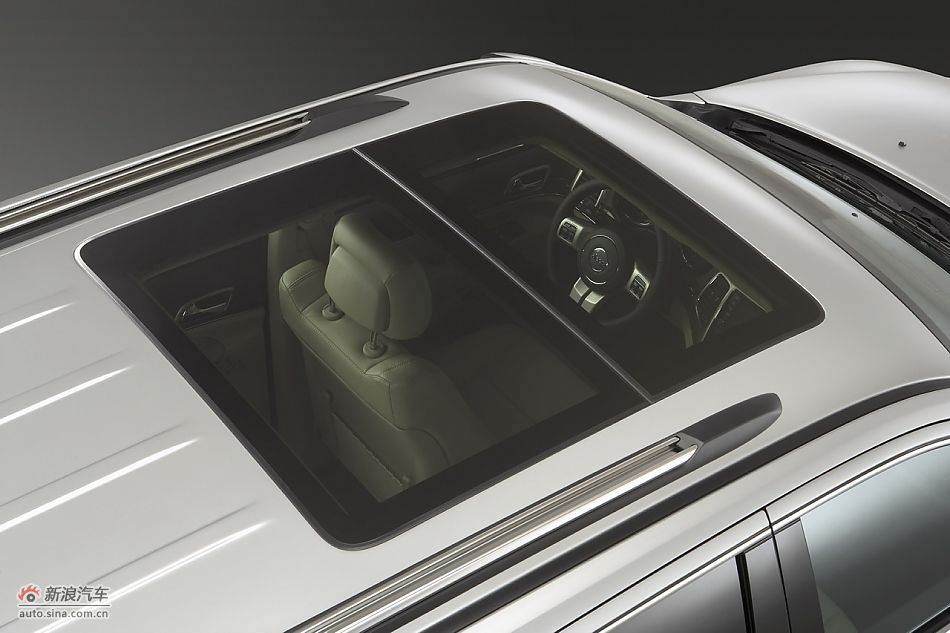 2011款大切诺基全景天窗