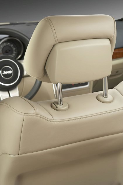 2011款Jeep大切诺基内饰图片