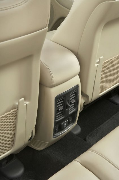 2011款Jeep大切诺基内饰图片