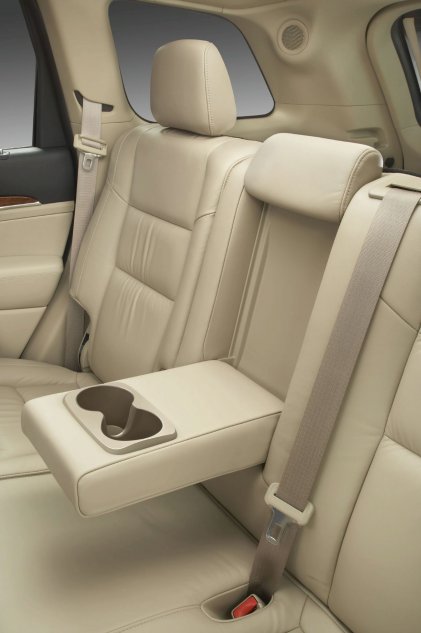 2011款Jeep大切诺基内饰图片