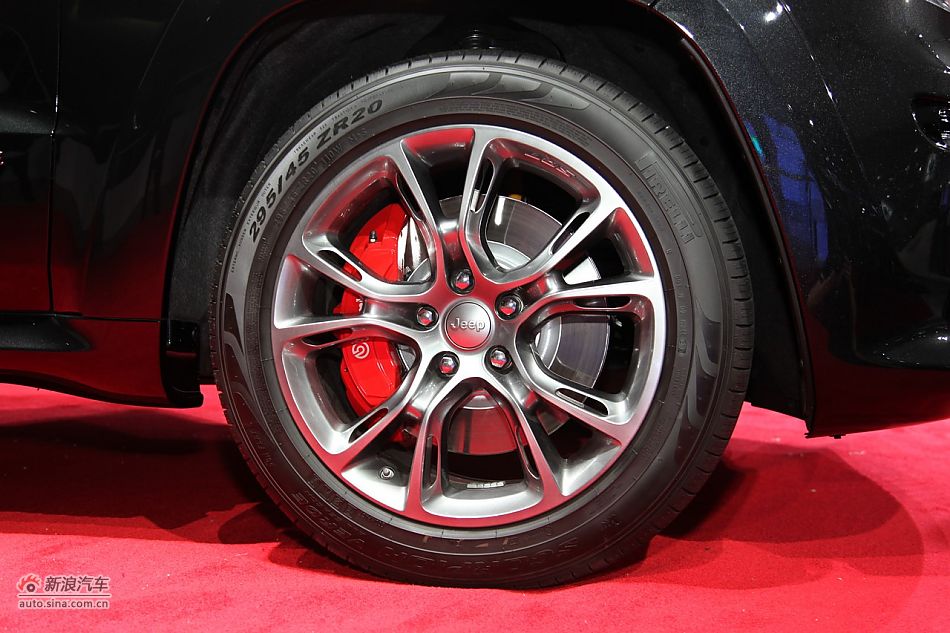 JEEP大切诺基SRT8