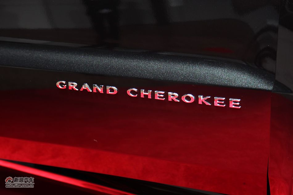 JEEP大切诺基SRT8