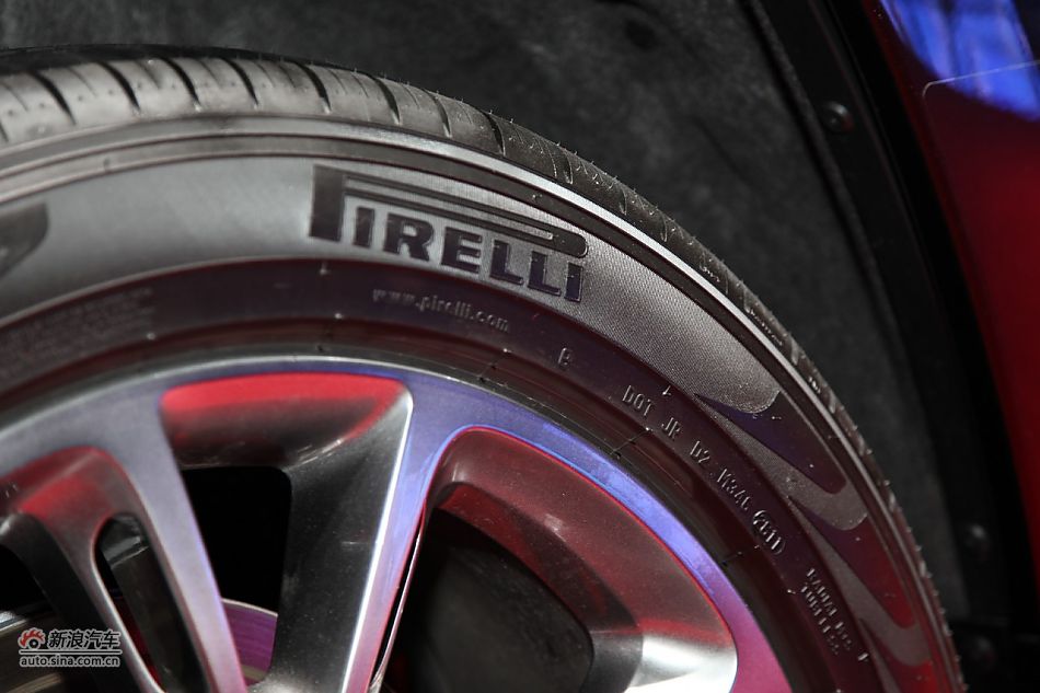 JEEP大切诺基SRT8