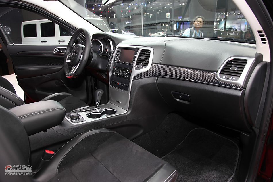 JEEP大切诺基SRT8