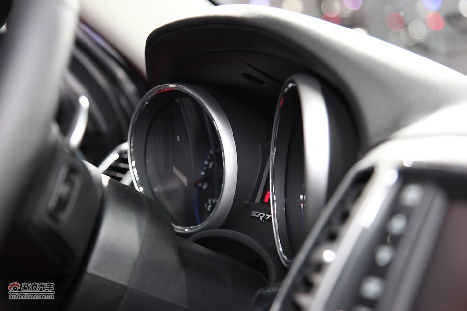 JEEP大切诺基SRT8