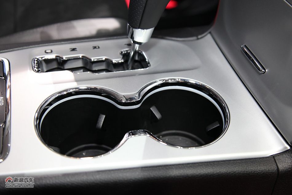 JEEP大切诺基SRT8