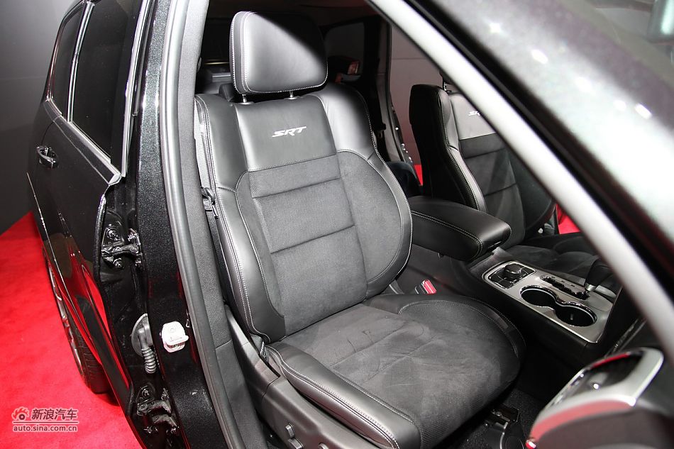 JEEP大切诺基SRT8