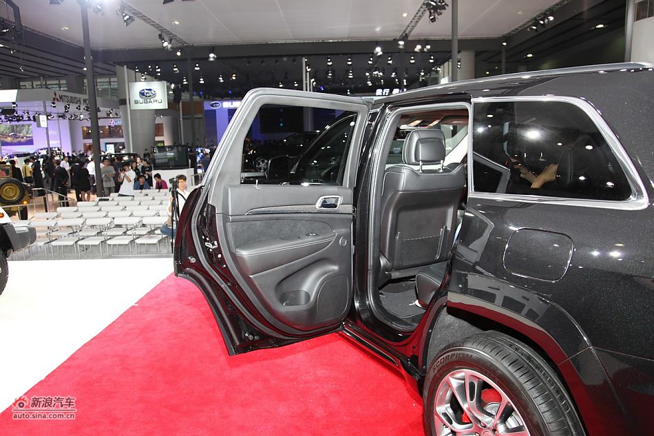 JEEP大切诺基SRT8