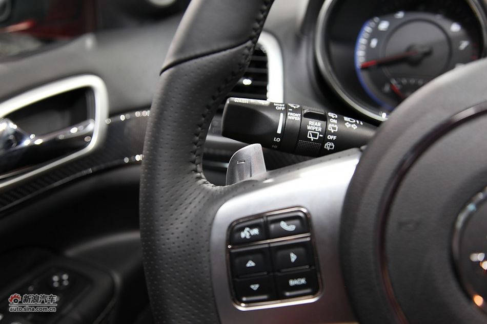 JEEP大切诺基SRT8