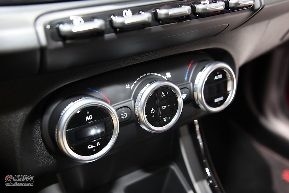 JEEP大切诺基SRT8