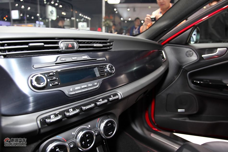 JEEP大切诺基SRT8