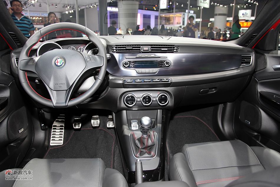 JEEP大切诺基SRT8