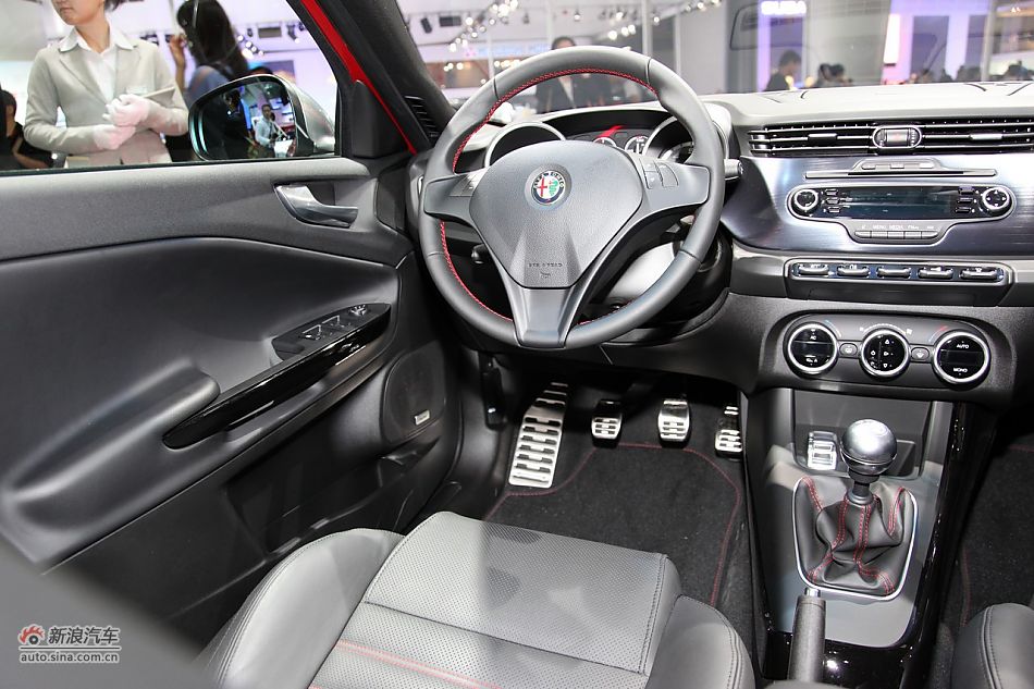 JEEP大切诺基SRT8