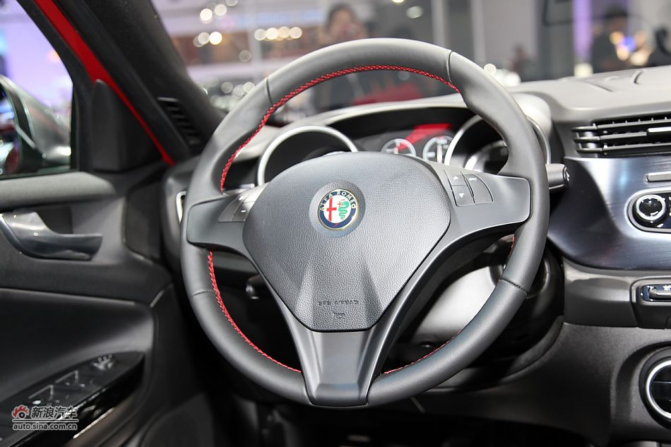 JEEP大切诺基SRT8